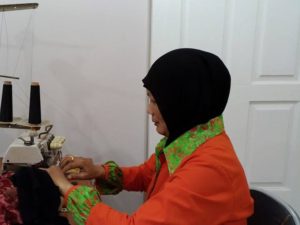 busana muslim batik anak