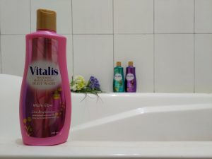 review vitalis body wash pink