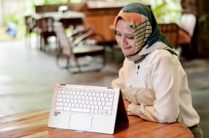 Profil emak bloger terkeren di Indonesia Widyanti Yuliandari