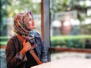 Profil Bunda Blogger in Cafe