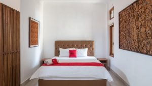 bed dan linen yang bersih di reddoorz